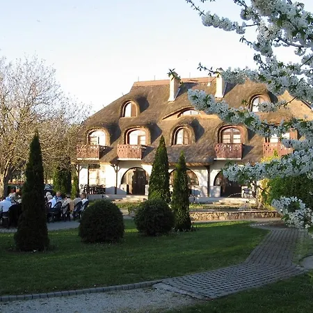 Laci Betyár Inn 3*